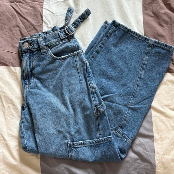 Low Rise Wide Leg Cargo Jeans - Picture 2 of 4